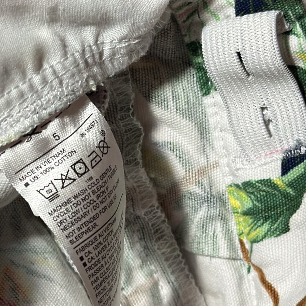 Janie and Jack white jungle print shorts size 5. - Picture 3 of 5